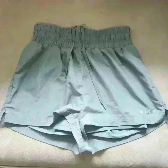 Wilo Pants - Anthropologie WILO 2 in 1 RUN SHORT